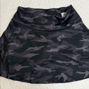 Athleta ace printed skort 15.5” Black Camo